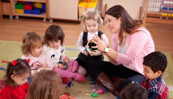 یک پارکت لمینت شیک برای مهدکودک